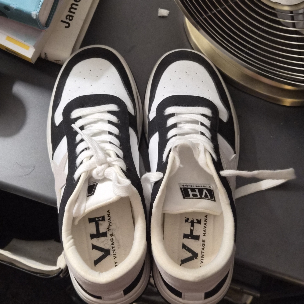  Vintage Havana Kayla Black and White Leather Sneakers Size 9 - Picture 7 of 7